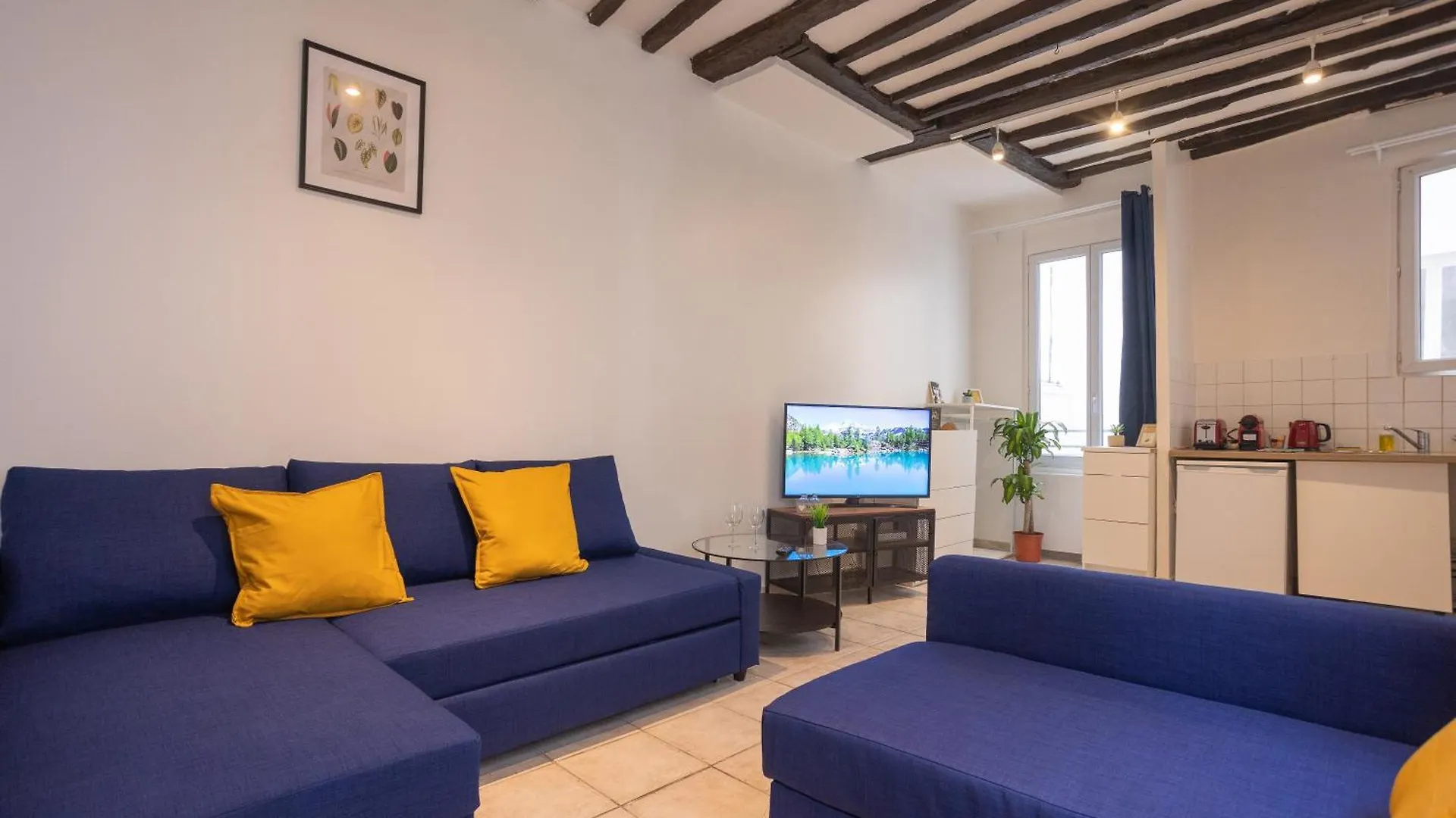 Apartment Studio En Plein Coeur De Paris Deuxieme Arrondissement Quartier Montergueil Chatelet