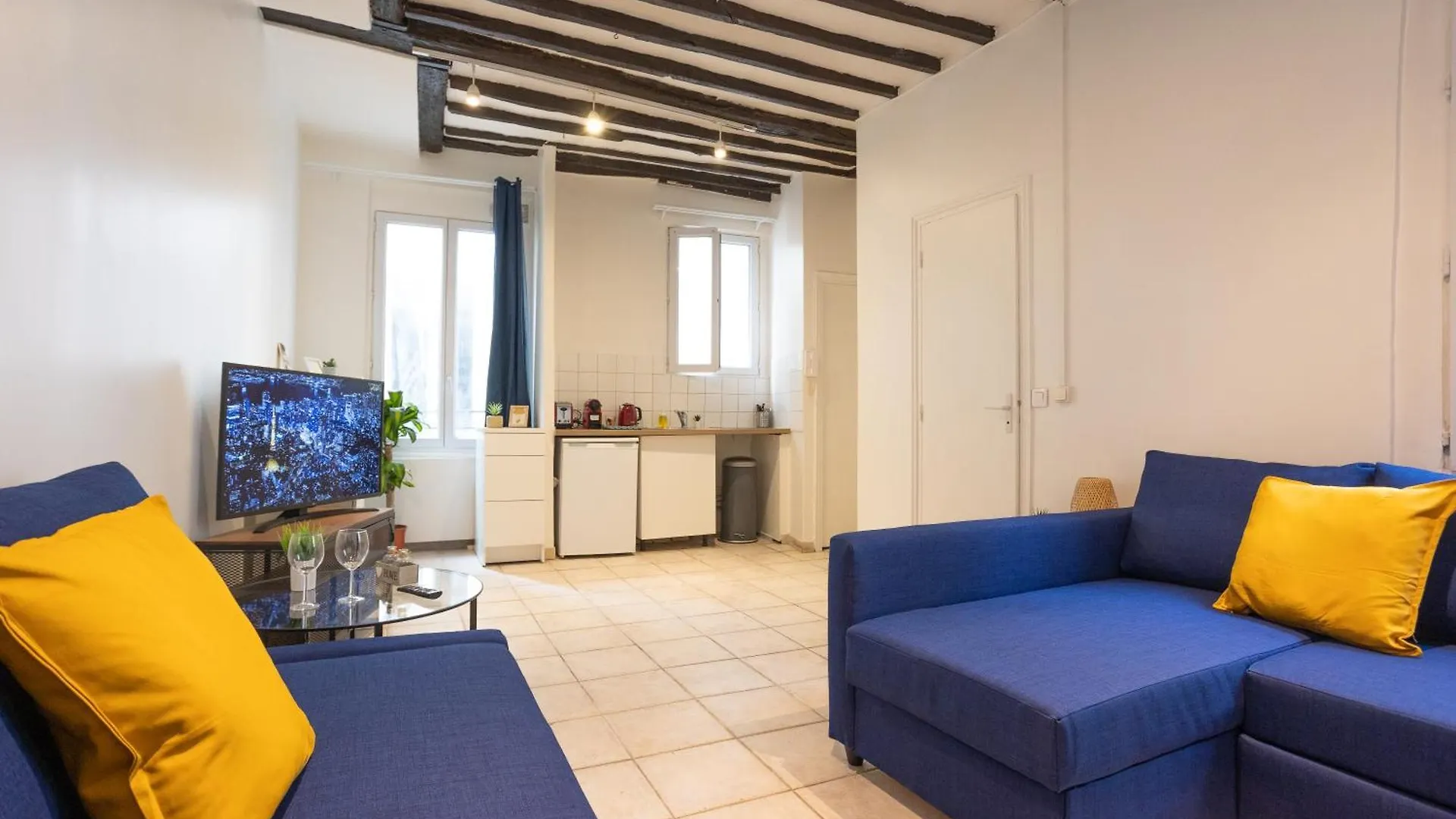 Studio En Plein Coeur De Paris Deuxieme Arrondissement Quartier Montergueil Chatelet Apartment