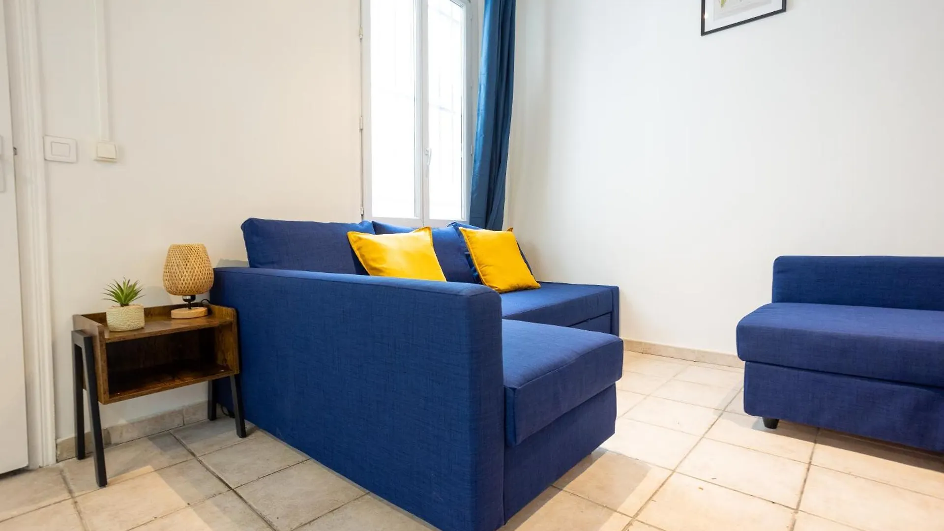 Apartment Studio En Plein Coeur De Paris Deuxieme Arrondissement Quartier Montergueil Chatelet