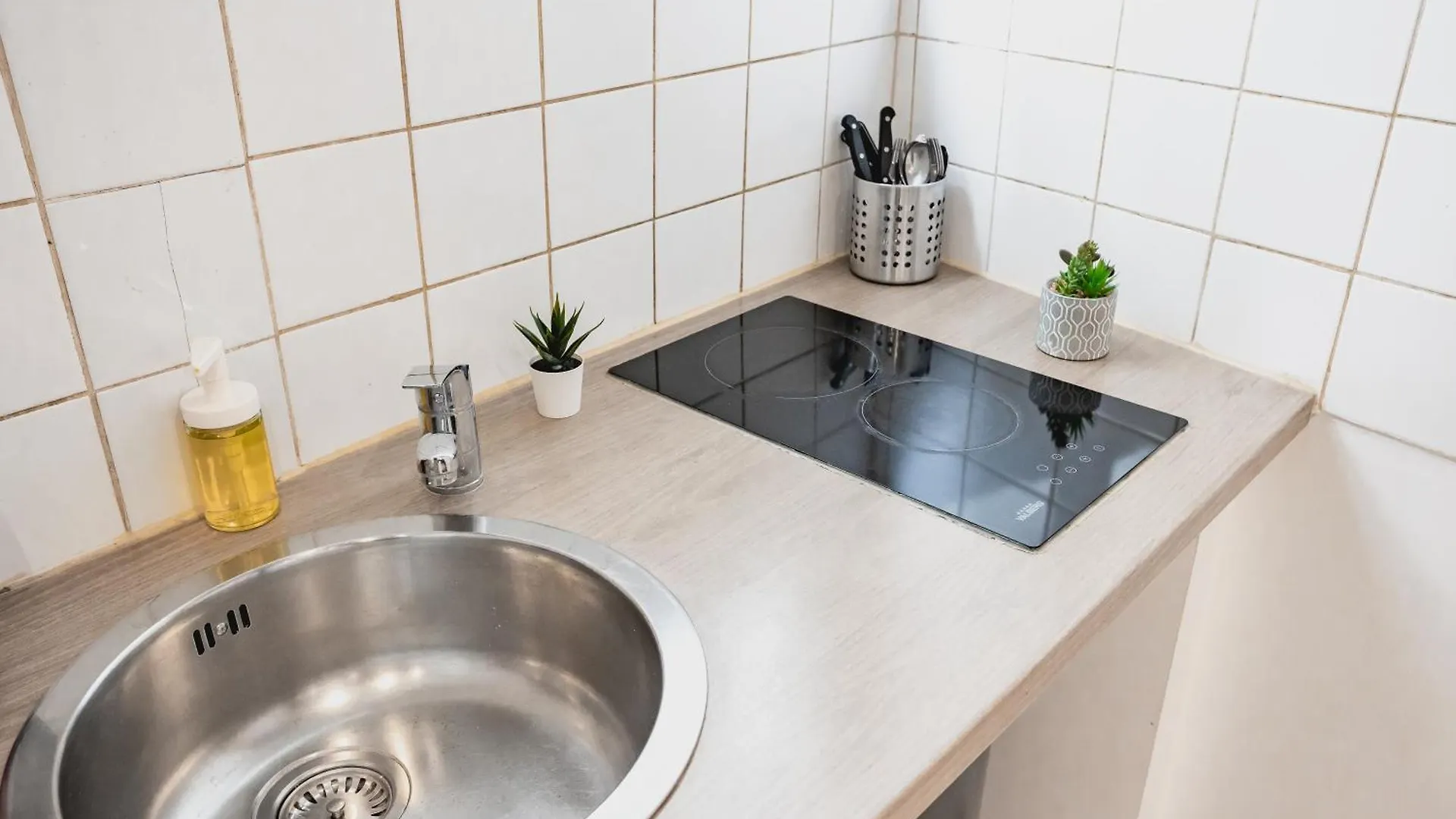 Studio En Plein Coeur De Paris Deuxieme Arrondissement Quartier Montergueil Chatelet Apartment