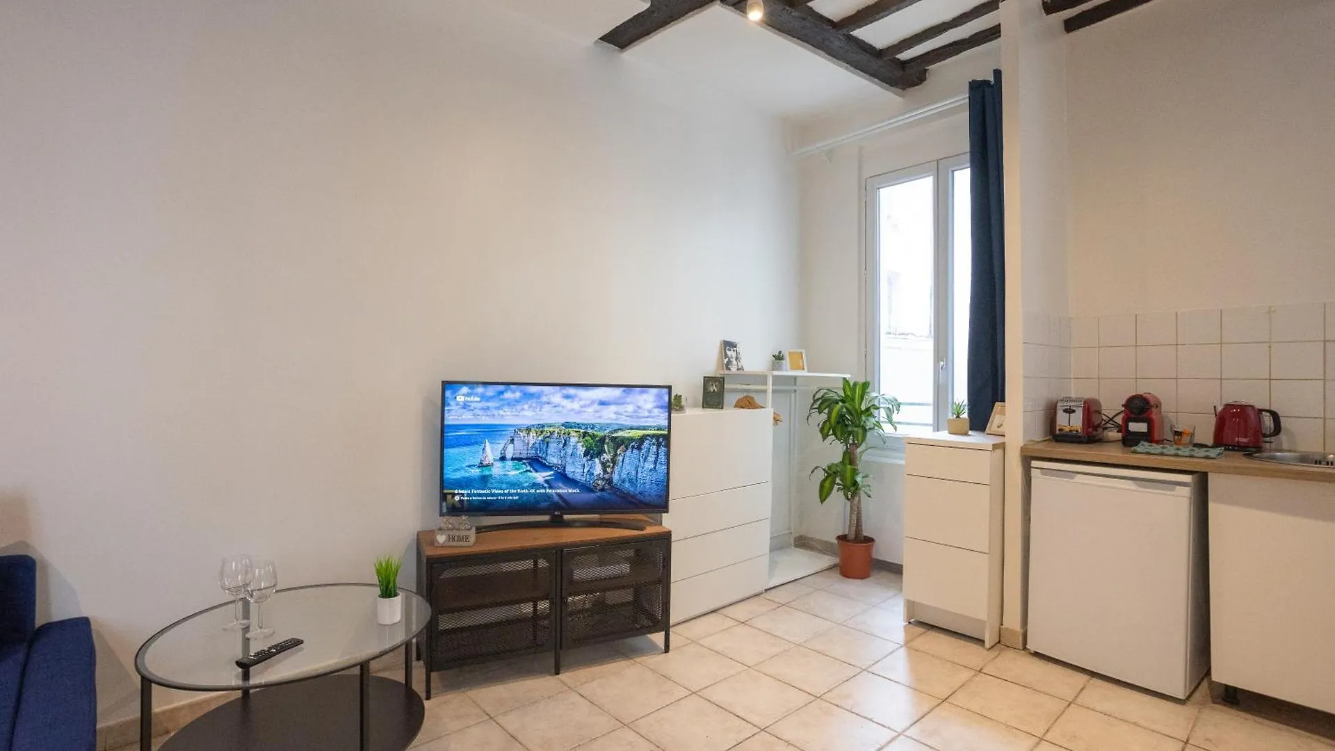 Apartment Studio En Plein Coeur De Paris Deuxieme Arrondissement Quartier Montergueil Chatelet