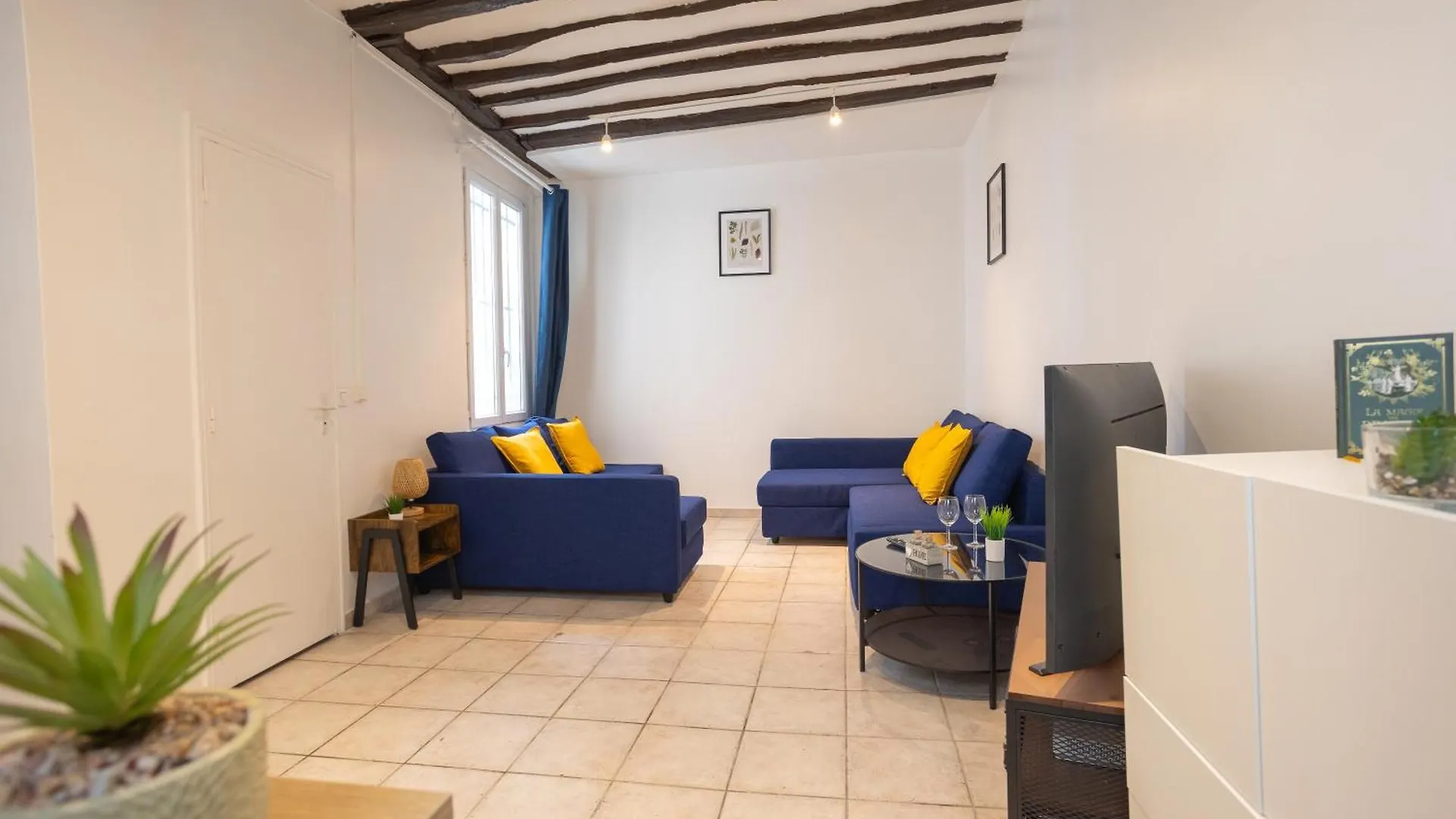 Studio En Plein Coeur De Paris Deuxieme Arrondissement Quartier Montergueil Chatelet