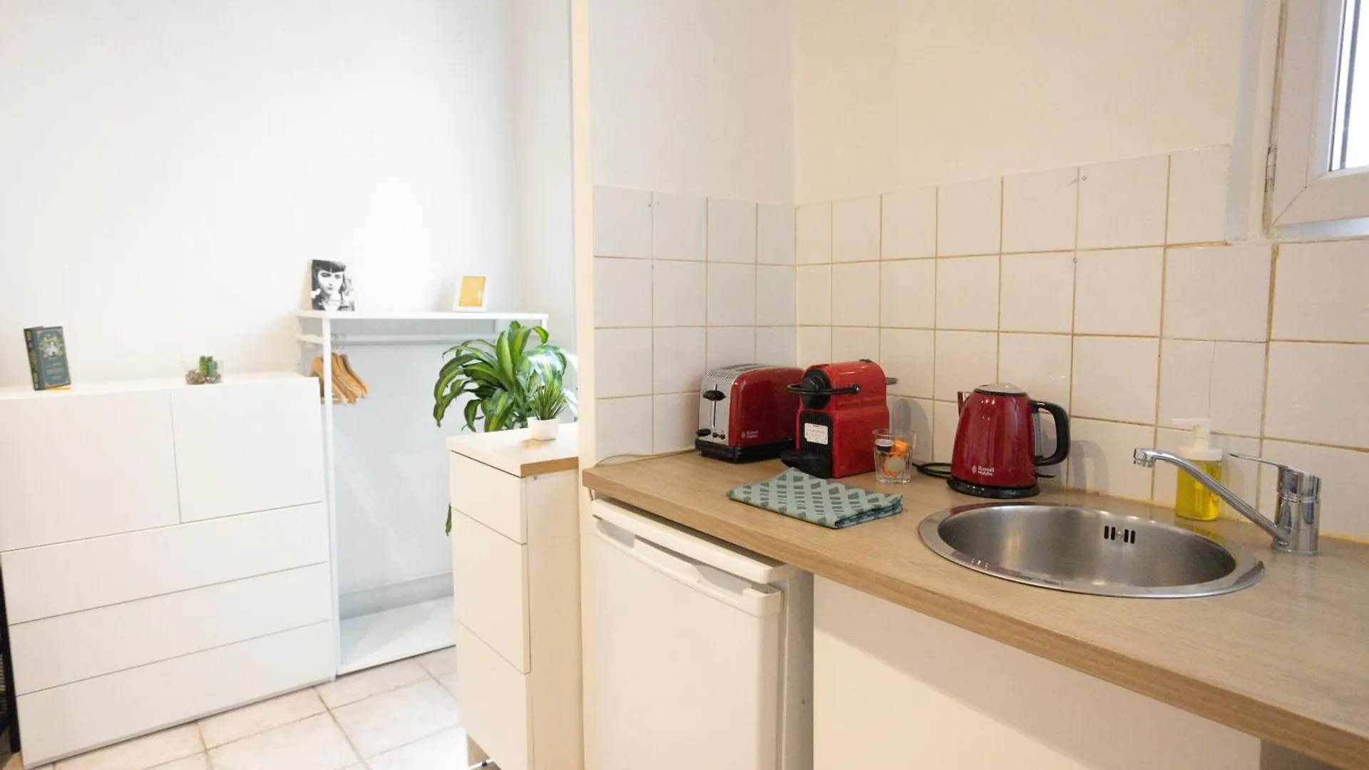 Studio En Plein Coeur De Paris Deuxieme Arrondissement Quartier Montergueil Chatelet France