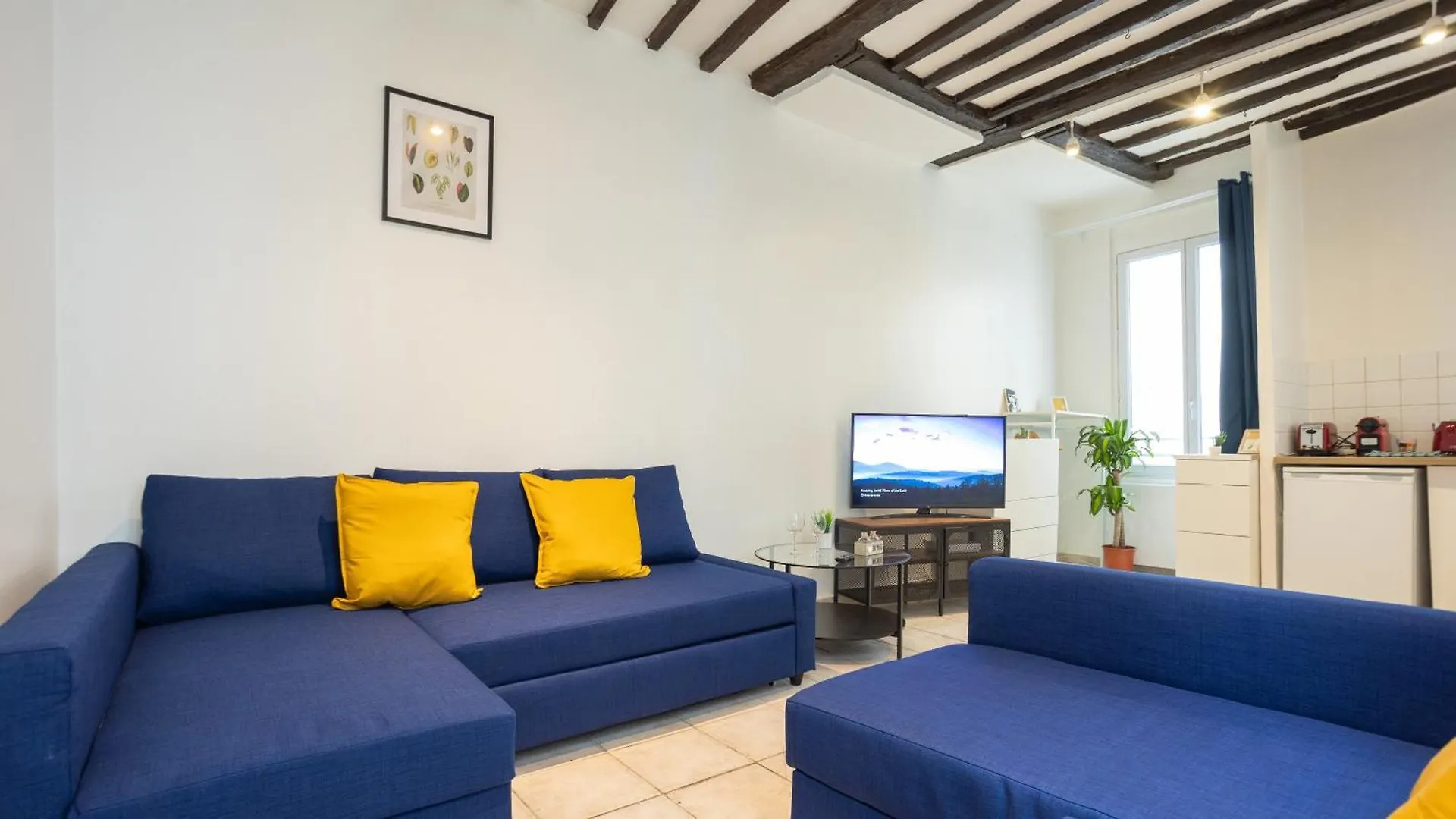 Studio En Plein Coeur De Paris Deuxieme Arrondissement Quartier Montergueil Chatelet France